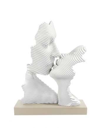 SCULTURA BACIO STILIZZATO NOCCIOLA